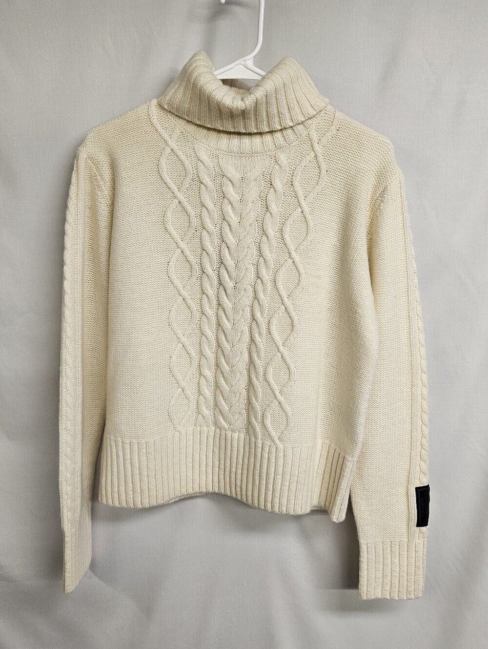 Helly Hansen NWT Sweater Women Med Arctic Ocean Cable Knit Fisherman Turtleneck